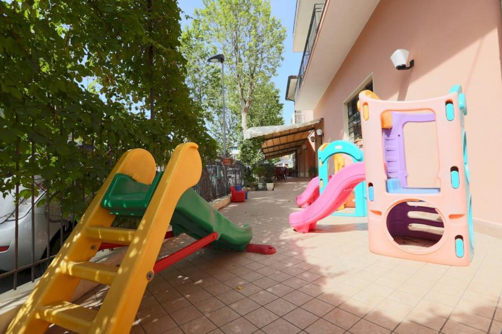 Hotel Turismo ริมินี ภายนอก รูปภาพ